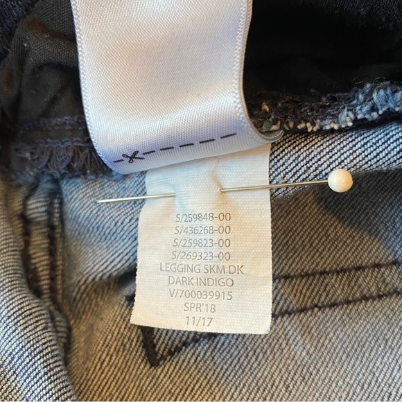 GAP dark indigo denim skinny distressed jeans. Women's 26 regular - Picture 10 of 13